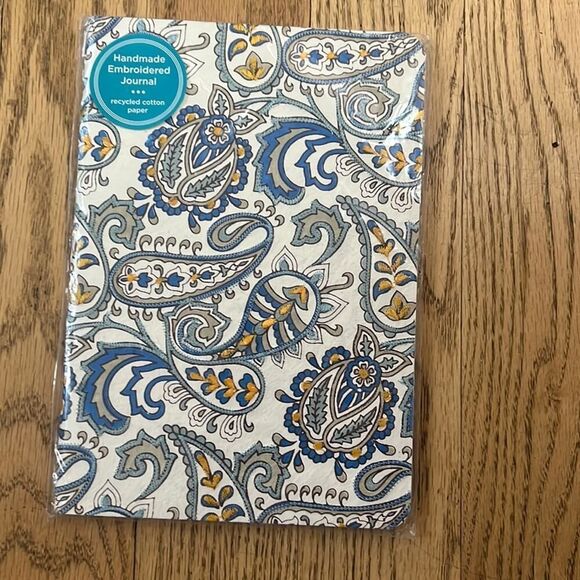 GALISON PAISLEY EMBROIDERY HANDMADE EMBROIDERY JOURNAL - Picture 1 of 3